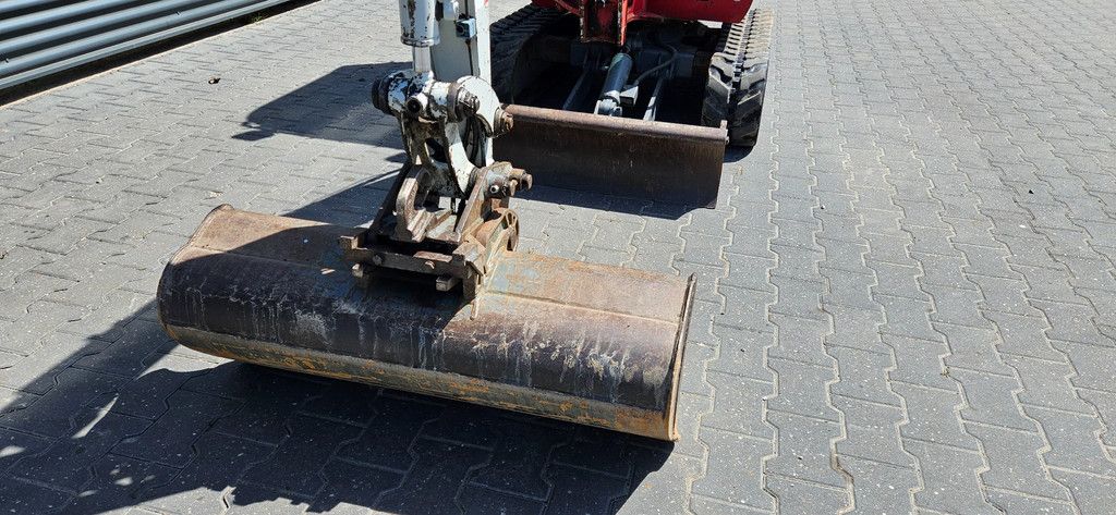 Takeuchi TB016