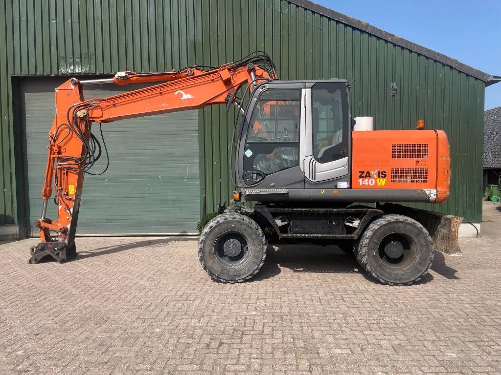 Hitachi ZX 140 W-3 mobiele kraan
