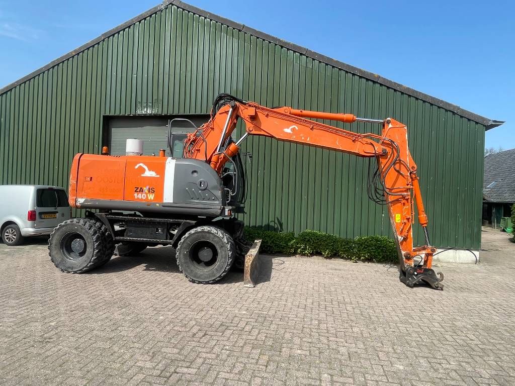 Hitachi ZX 140 W-3 mobiele kraan