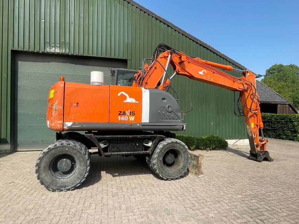 Hitachi ZX 140 W-3 mobiele kraan