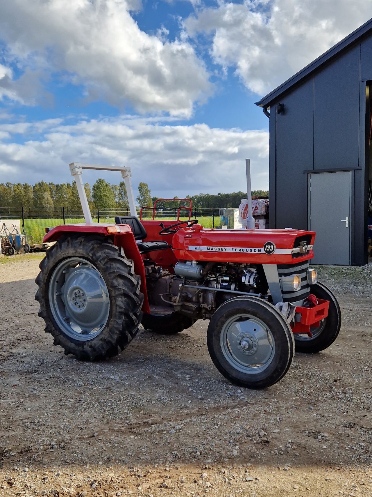 Massey Ferguson 133