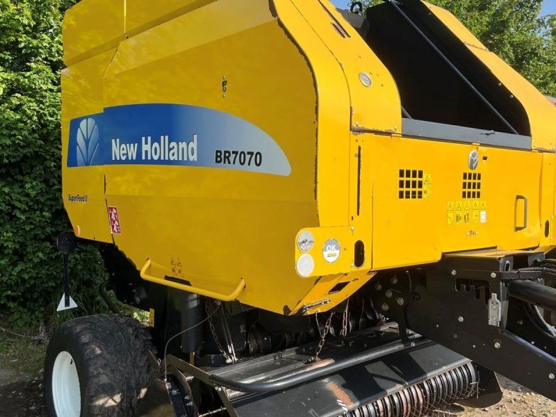 New Holland BR7070 med SUPER FEED