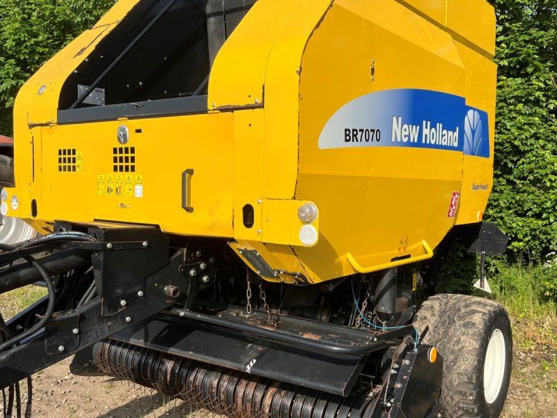 New Holland BR7070 med SUPER FEED