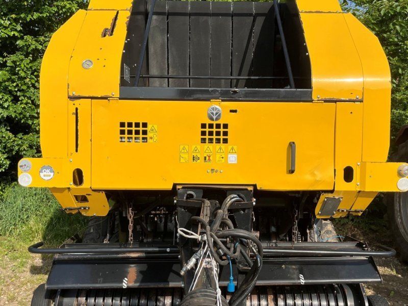 New Holland BR7070 med SUPER FEED