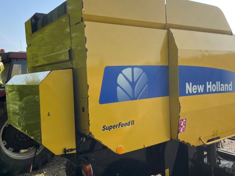 New Holland BR7070 med SUPER FEED