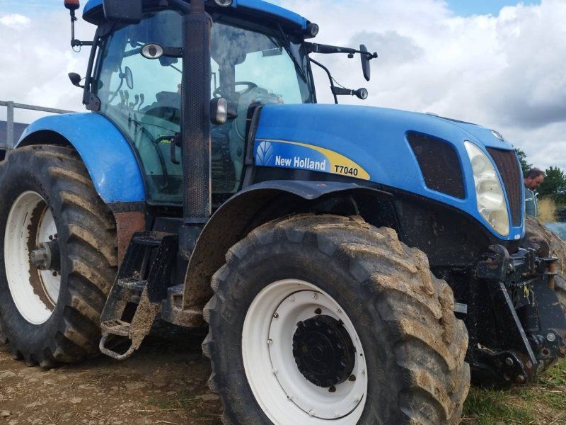 New Holland T7040POWERCOMMA