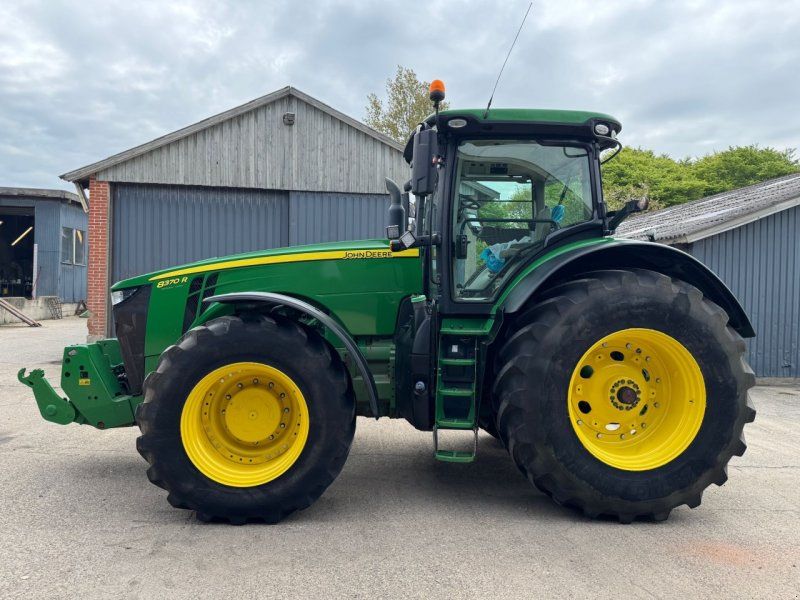 John Deere 8370R