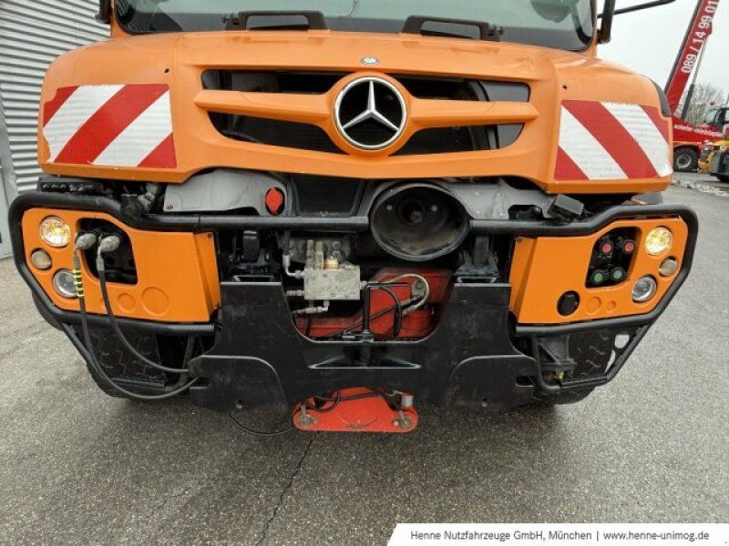 Mercedes-Benz U 527