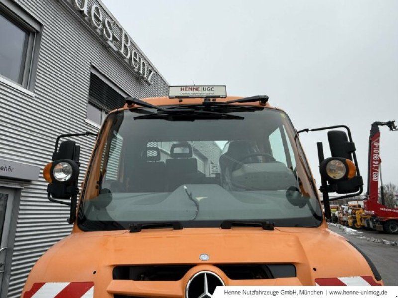 Mercedes-Benz U 527