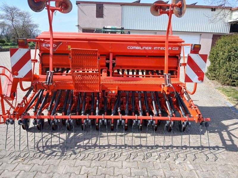 Kuhn Integra GII + HRB303D