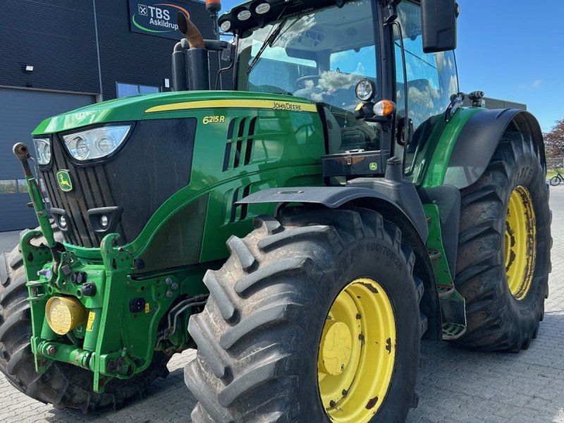 John Deere 6215R