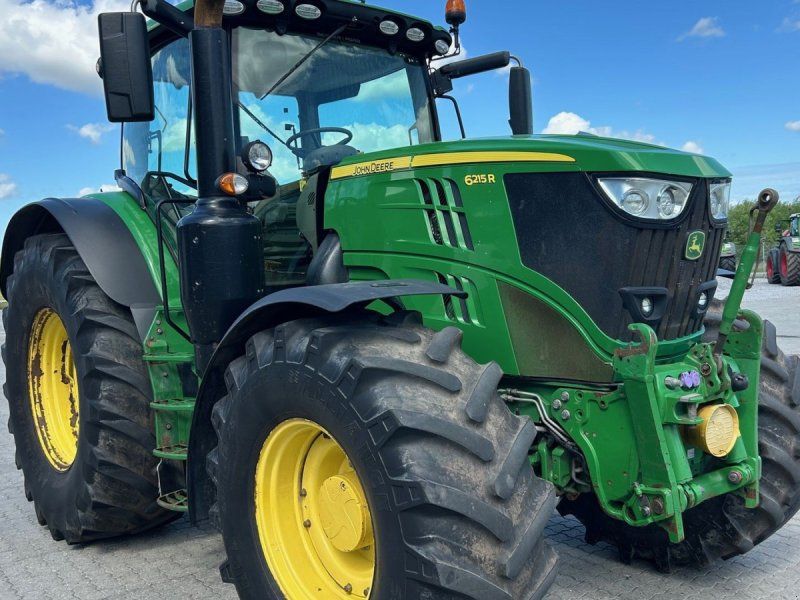 John Deere 6215R