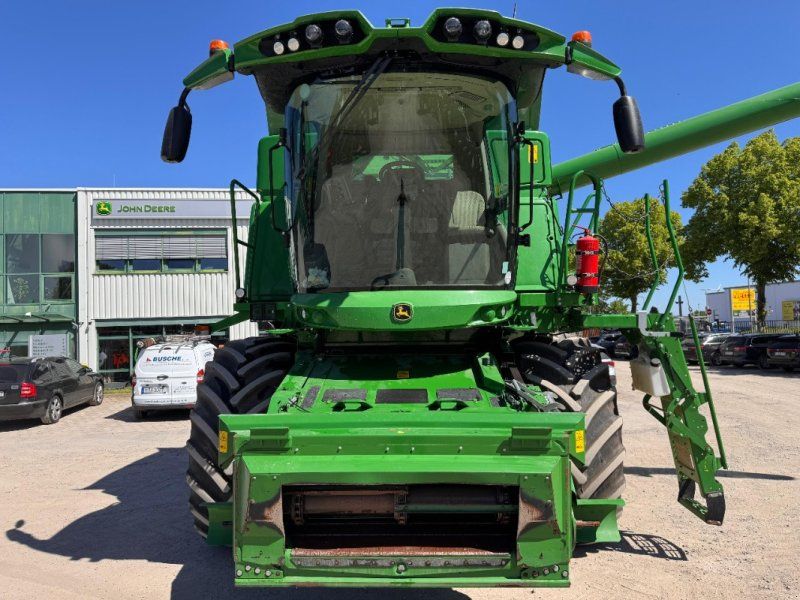 John Deere T560