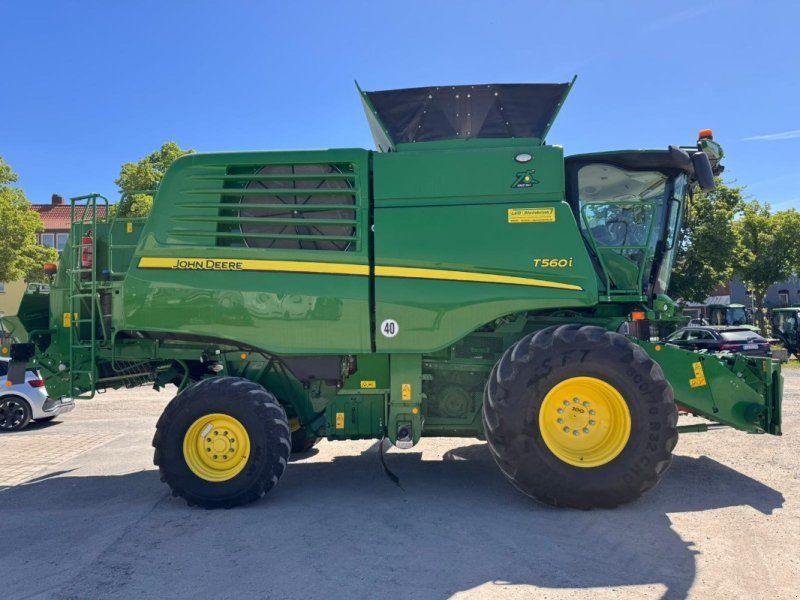 John Deere T560