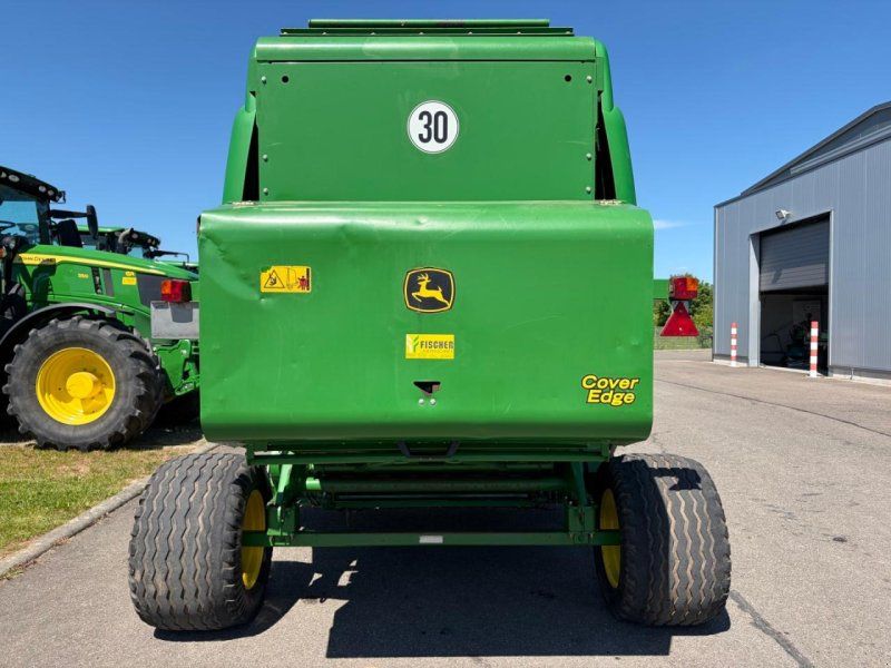 John Deere 864