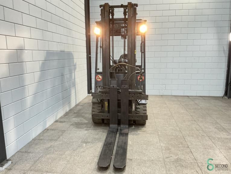 Forklifts Electric Still R60-30 1999 3+4th Valve Non-marking