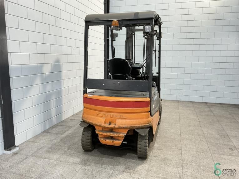 Forklifts Electric Still R60-30 1999 3+4th Valve Non-marking