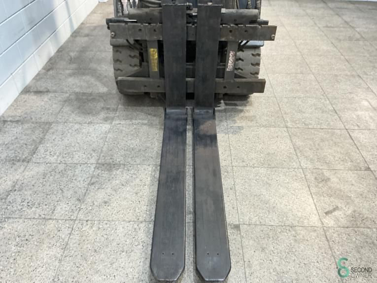 Forklifts Electric Still R60-30 1999 3+4th Valve Non-marking