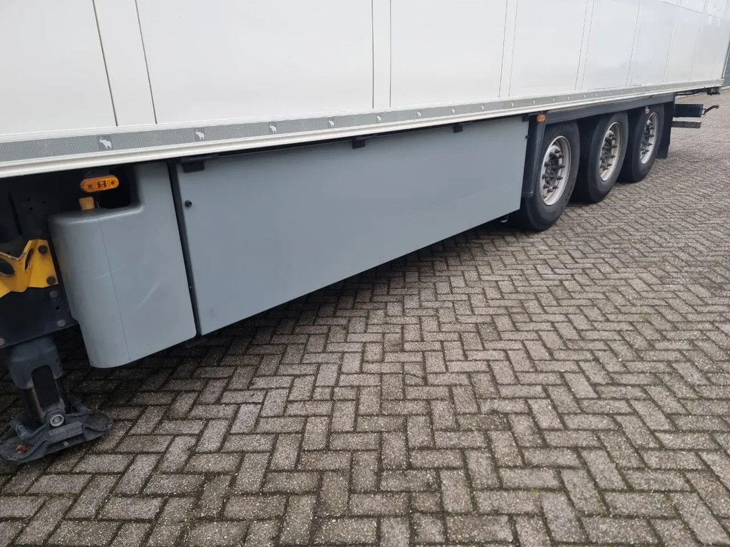 SCHMITZ CARGOBULL SCB*S3B / OL-69-YV