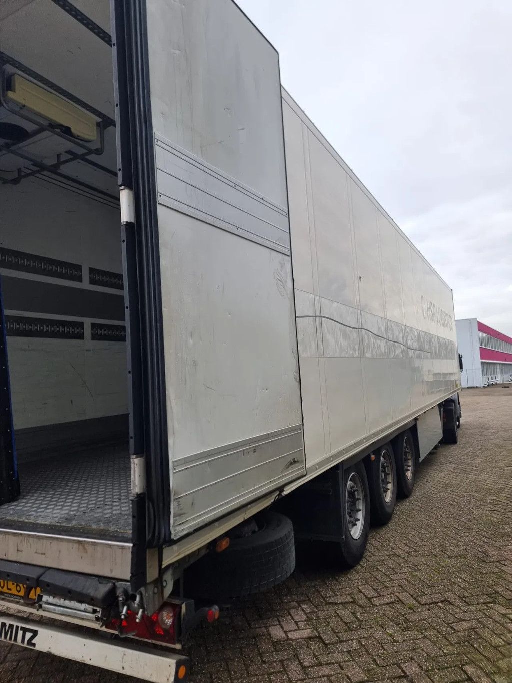 SCHMITZ CARGOBULL SCB*S3B / OL-69-YV