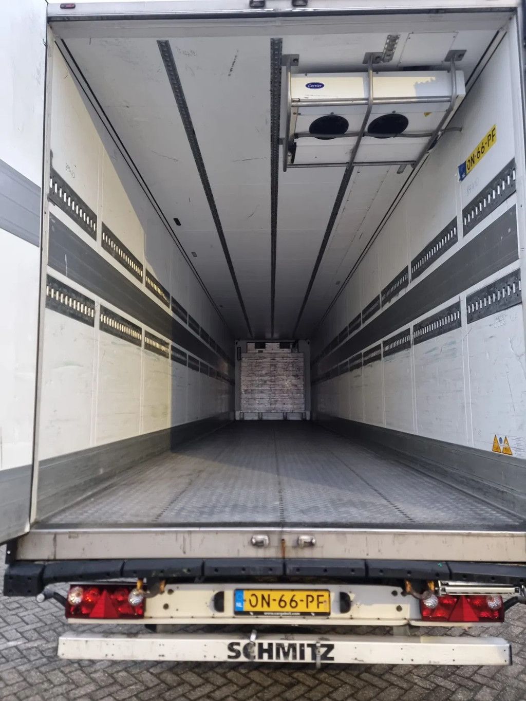 SCHMITZ CARGOBULL SCB*S3B / ON-66-PF