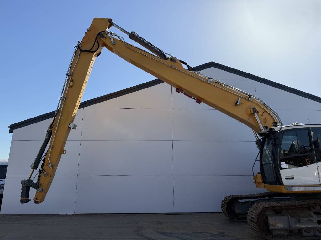 Liebherr R926LC - 15 Meter / GPS Prepaired / German Machine