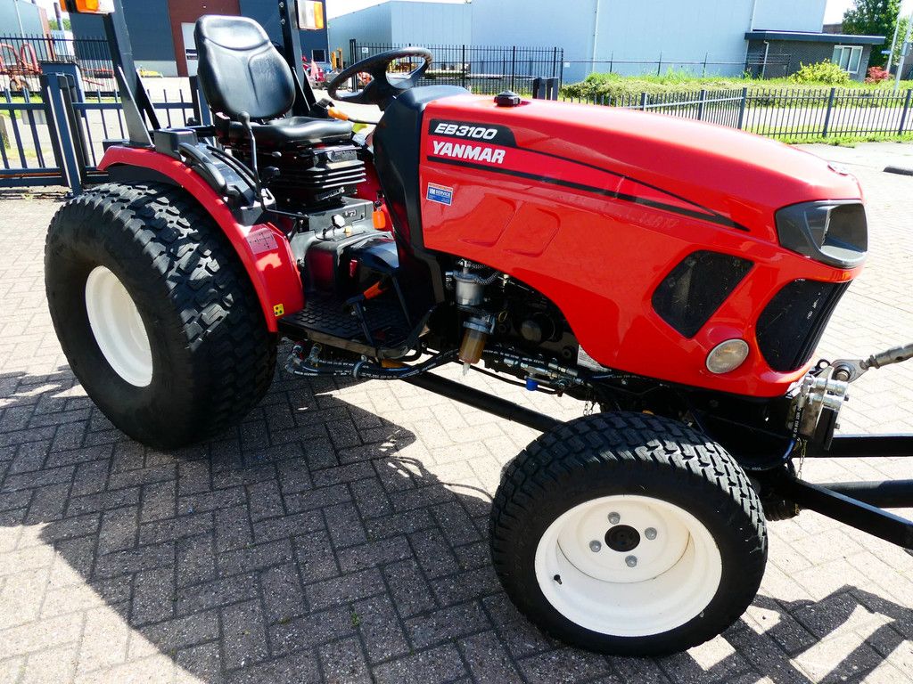 Yanmar EB3100 4wd HST / 00380 Draaiuren / Frontklepelmaaier