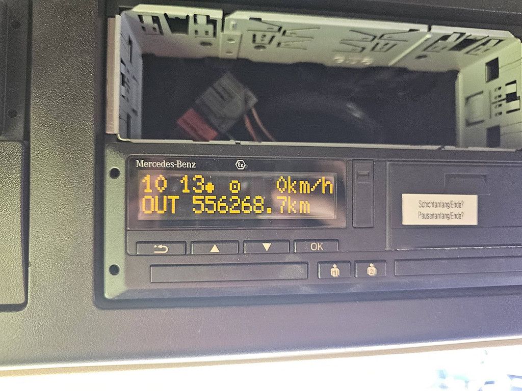 MERCEDES-BENZ ACTROS 1843