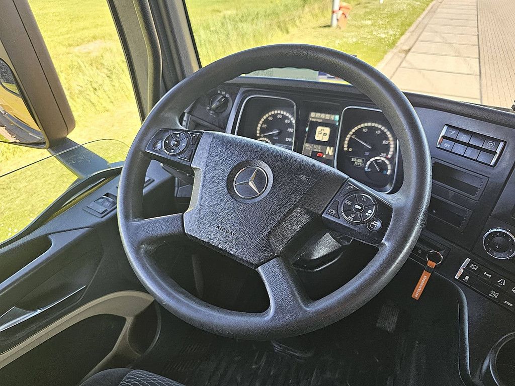 MERCEDES-BENZ ACTROS 1843