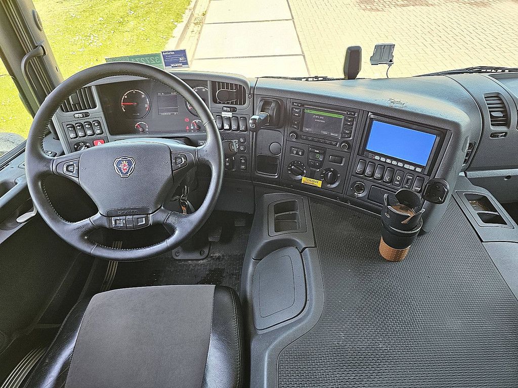 SCANIA P360 6x2*4 mnb taillift