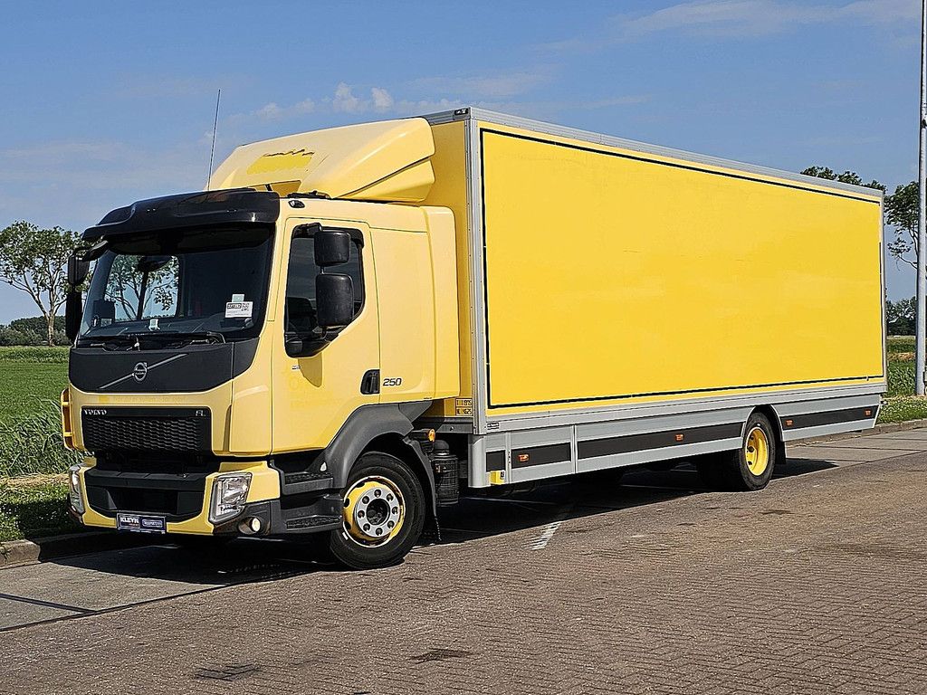 VOLVO FL 250.12 6 cyl. airco