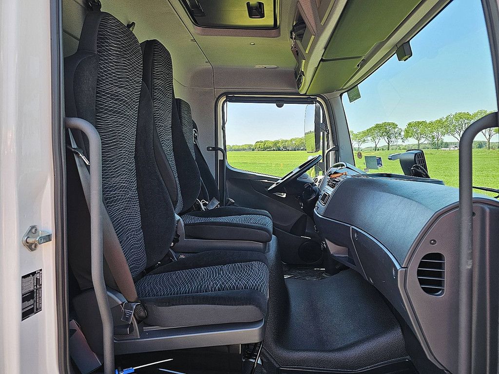 MERCEDES-BENZ ATEGO 818 lift 3 seats airco