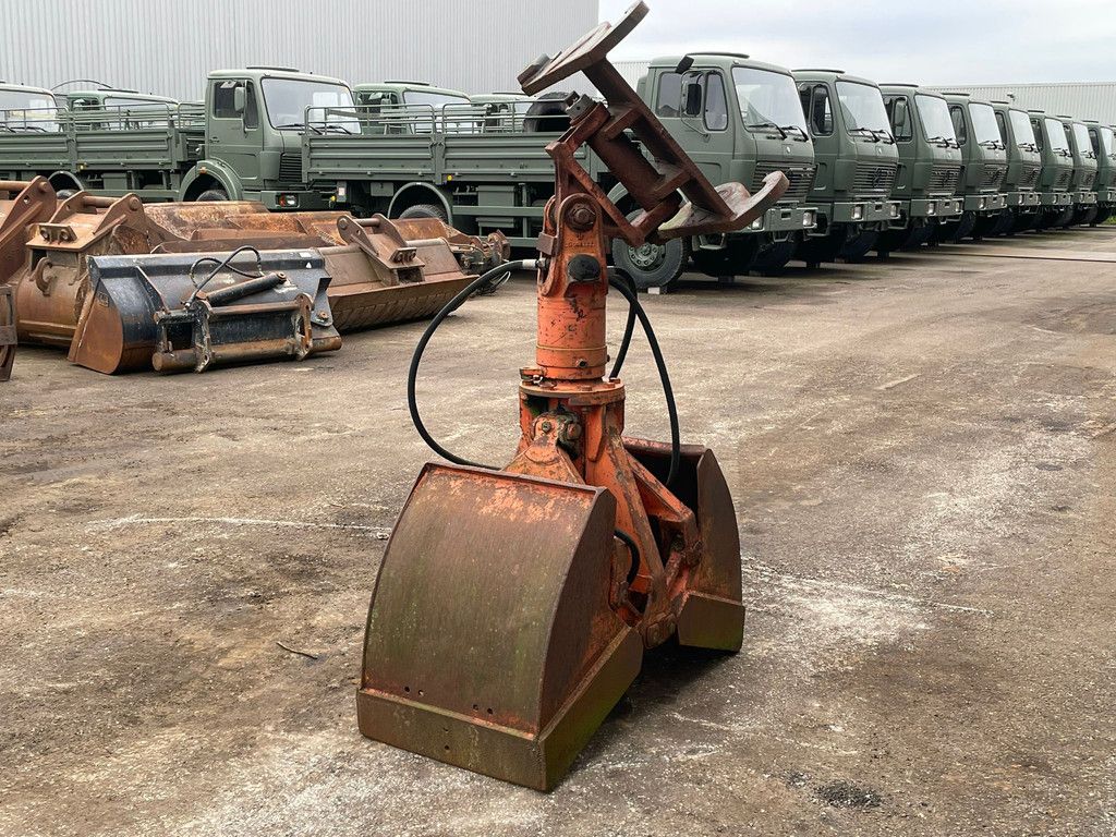 Atlas CW40 Clamshell grapple GGS25