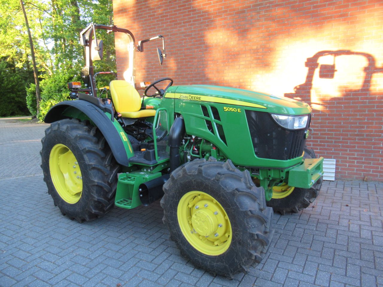John deere 5050E 4X4