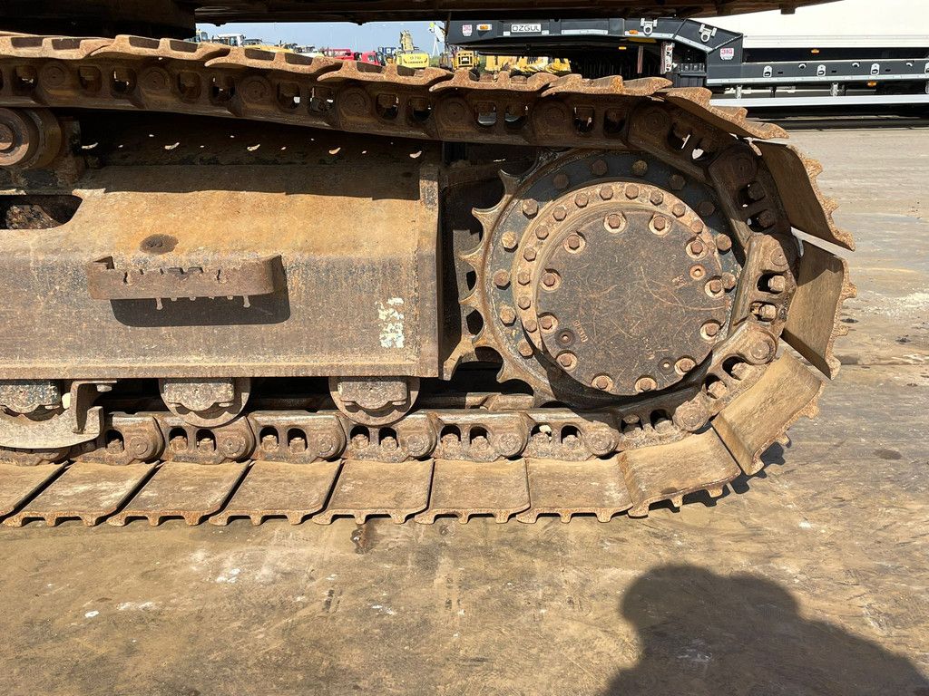 Hitachi ZX210LC-6