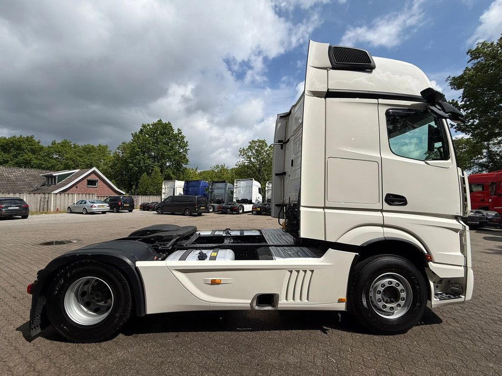 Mercedes-Benz Actros 1845 L Gigaspace 2x tank Standairco Smarttacho 2! 373.281KM NL Truck