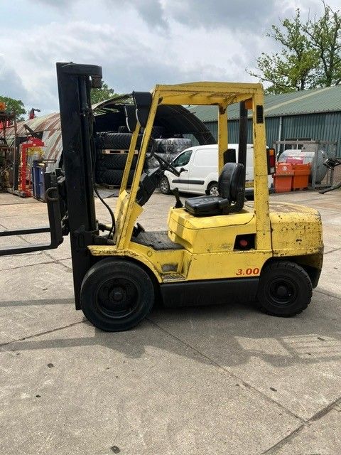 HYSTER diesel heftruck 3 ton met 3-delige mast