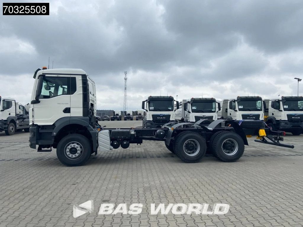 MAN TGS 33.400 6X4 NEW 6x4 chassis! Steelsuspension Big-Axle Manual EURO 2