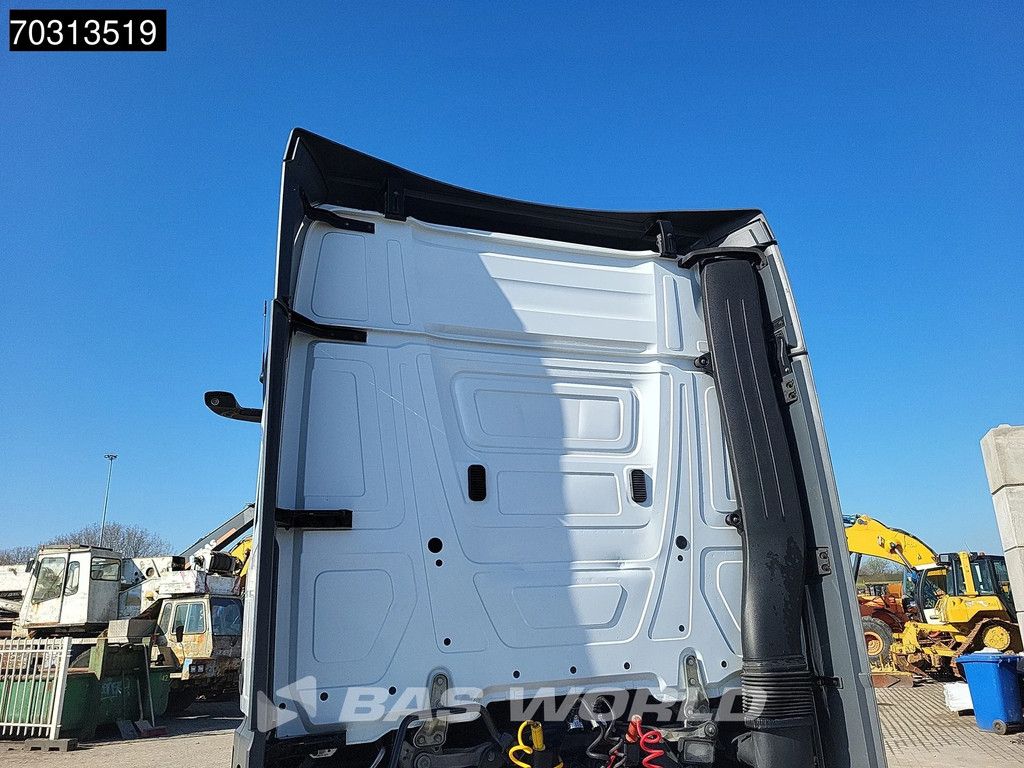 Mercedes Actros 1845 4X2 Bigspace Lowdeck Mirrorcam 2x Tank