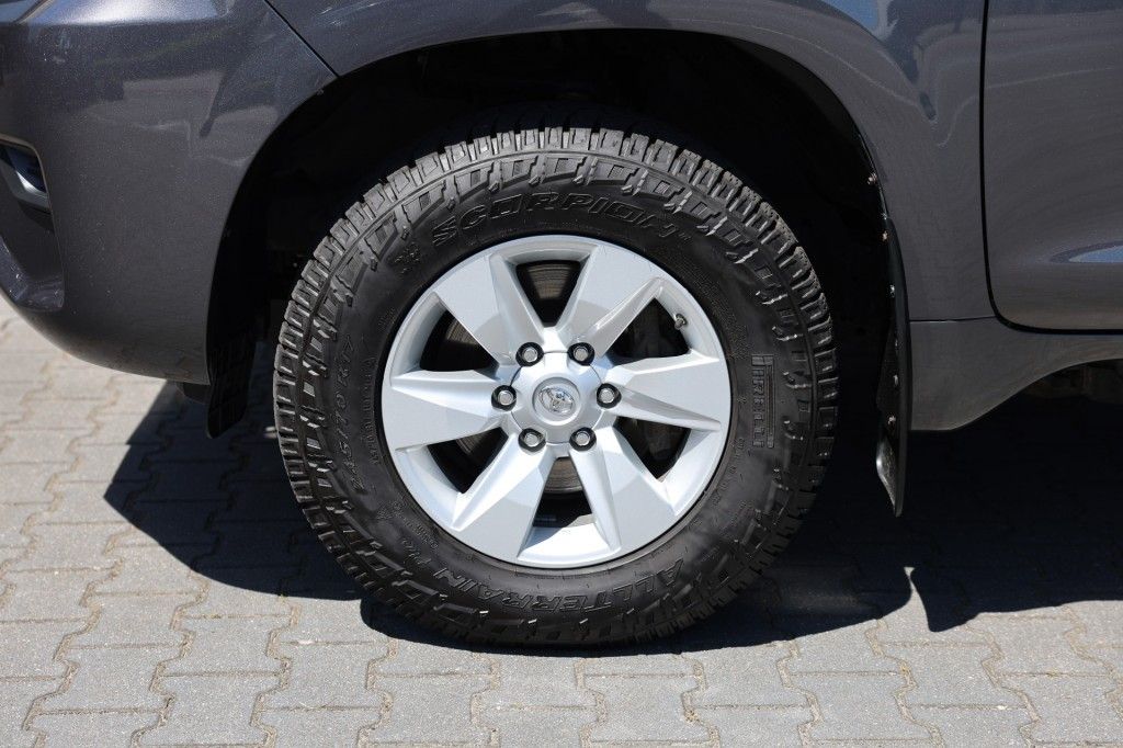 Toyota Landcruiser 150 2.8 D-4D 3DRS COMFORT A/T VAN