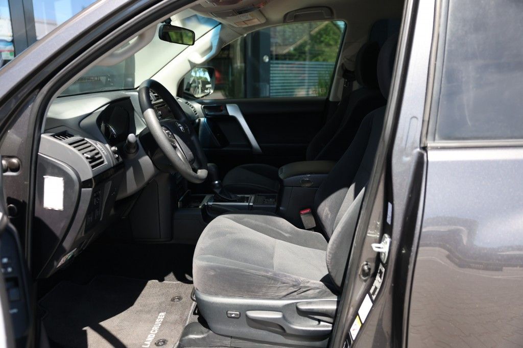 Toyota Landcruiser 150 2.8 D-4D 3DRS COMFORT A/T VAN