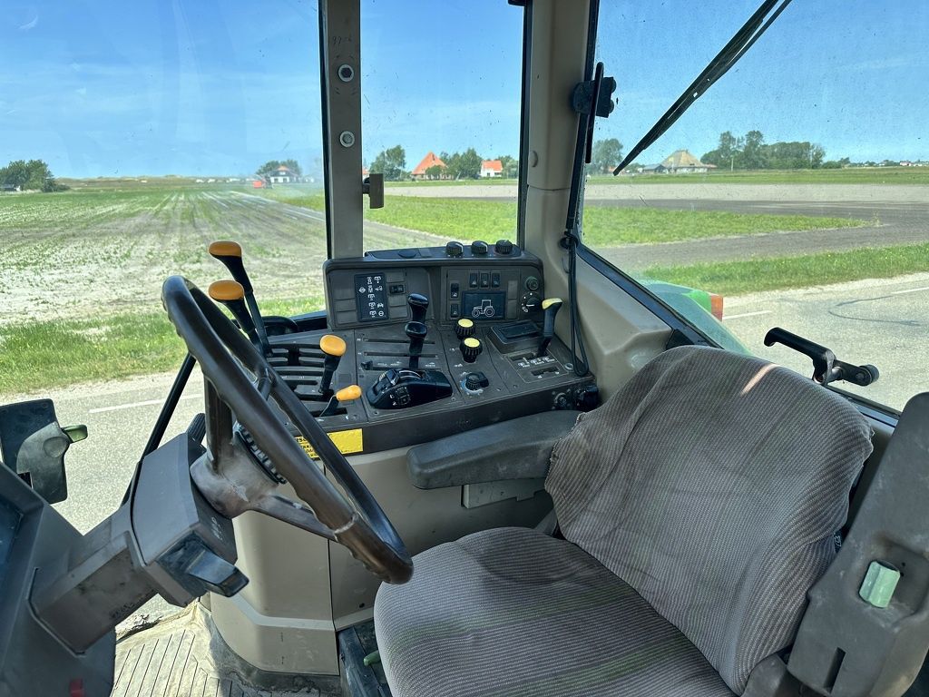 John Deere 6410
