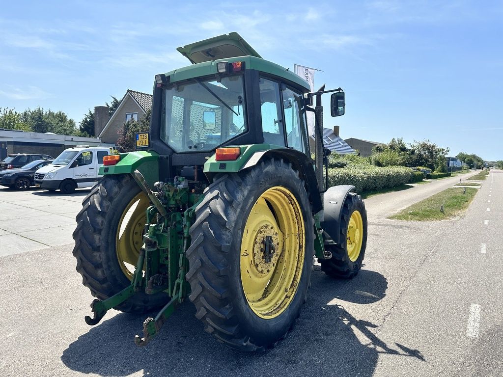 John Deere 6410