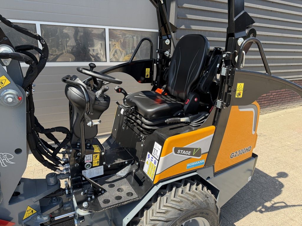 Giant G2300 HD minishovel NIEUW pro-inching