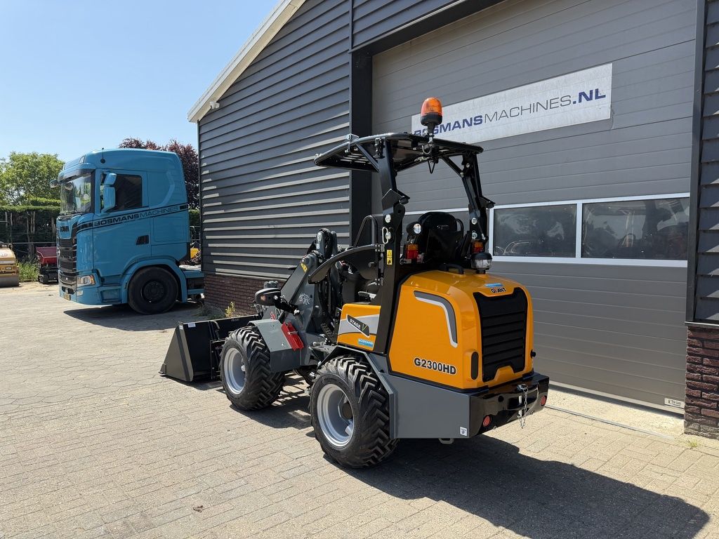 Giant G2300 HD minishovel NIEUW pro-inching