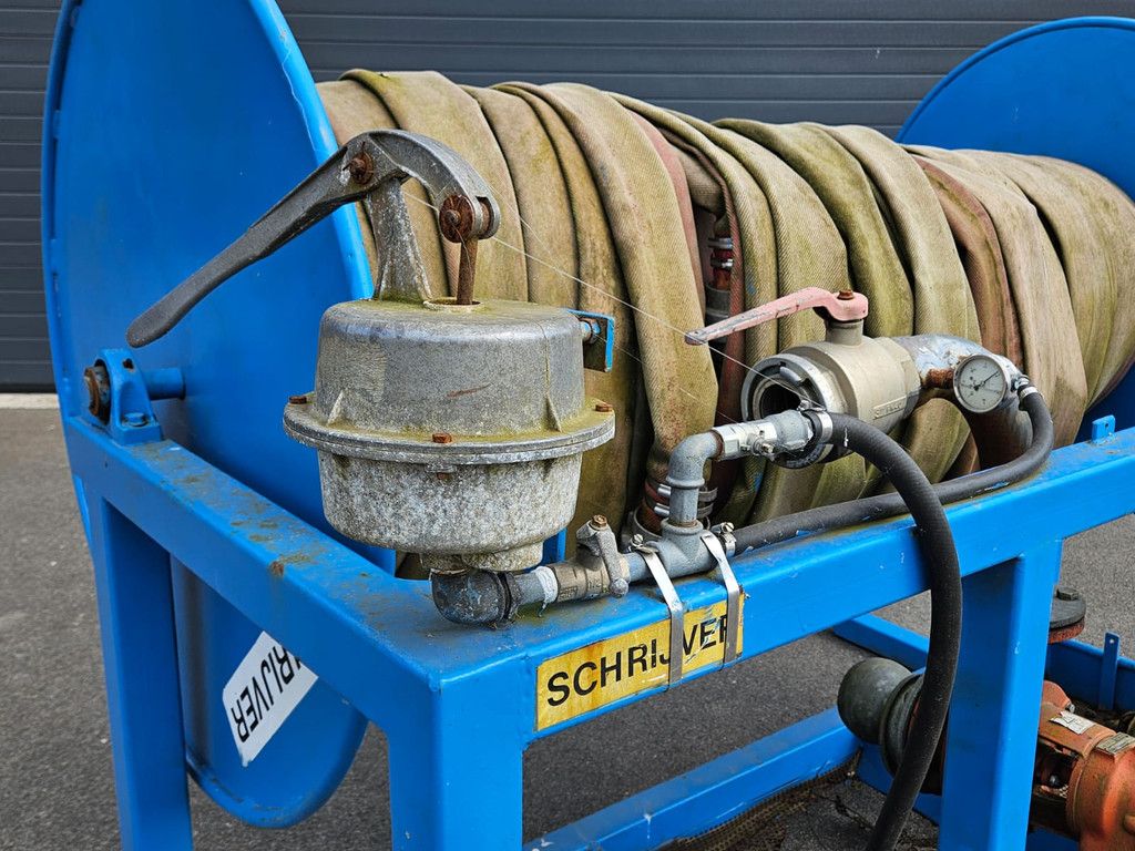 Schrijver slanghaspel met ingebouwde pomp