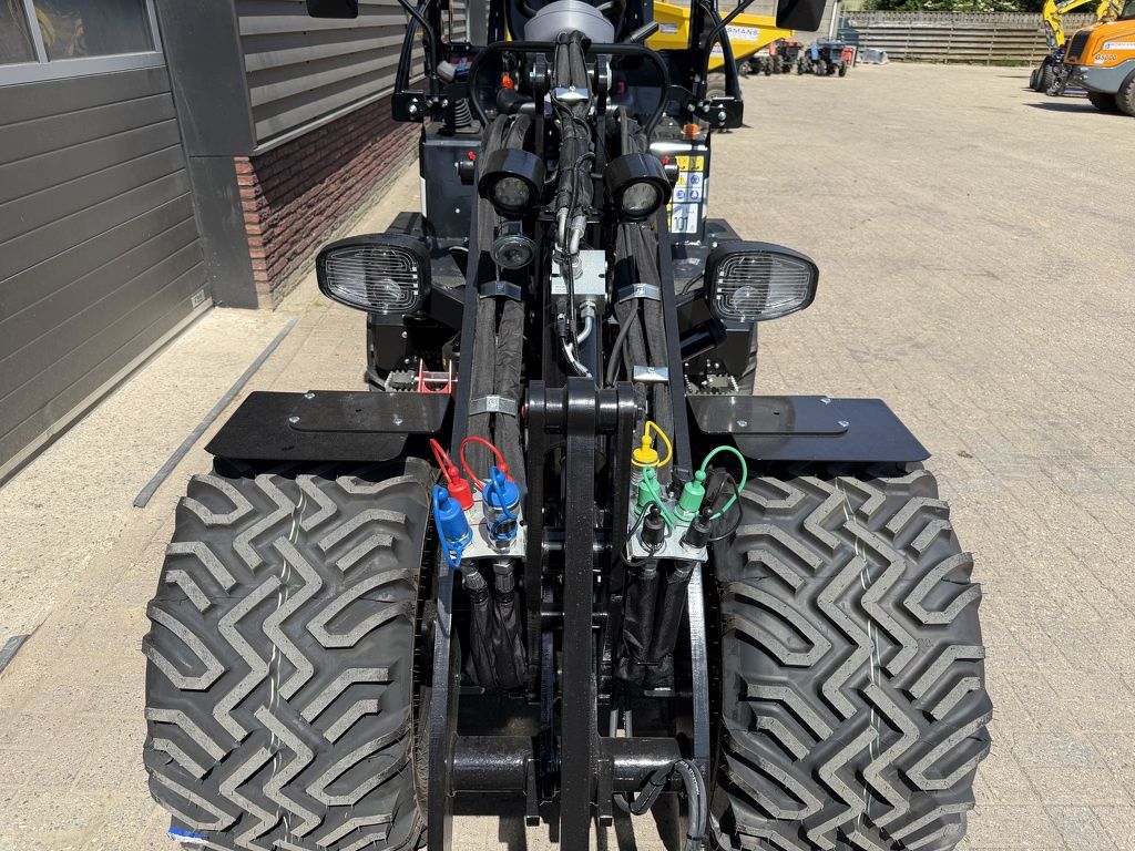 Giant G2700 X-TRA HD+ BLACK edition minishovel NIEUW