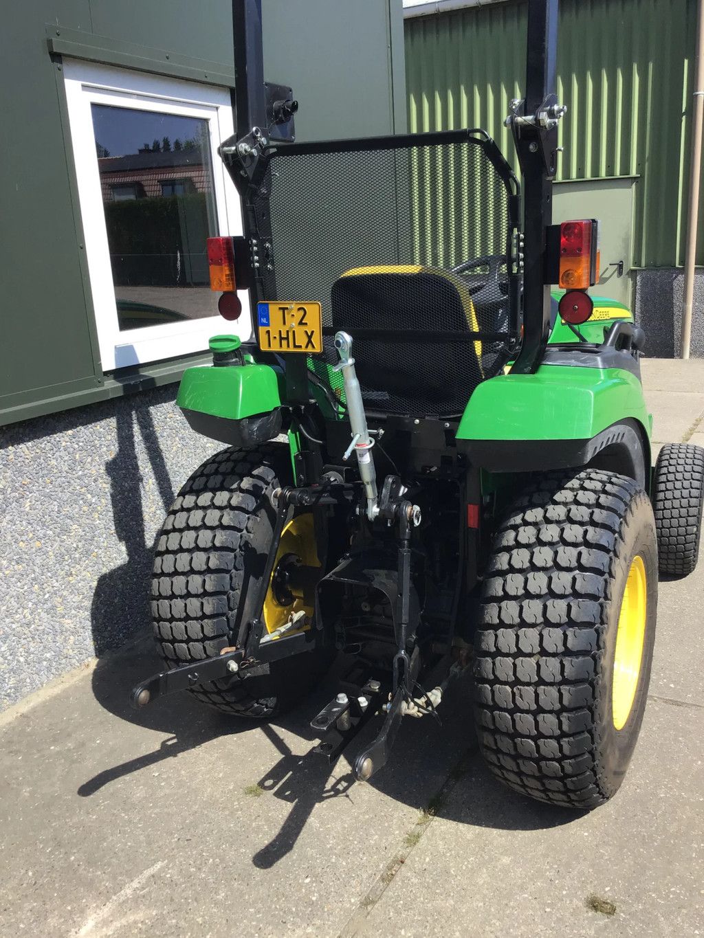 John Deere 2038R