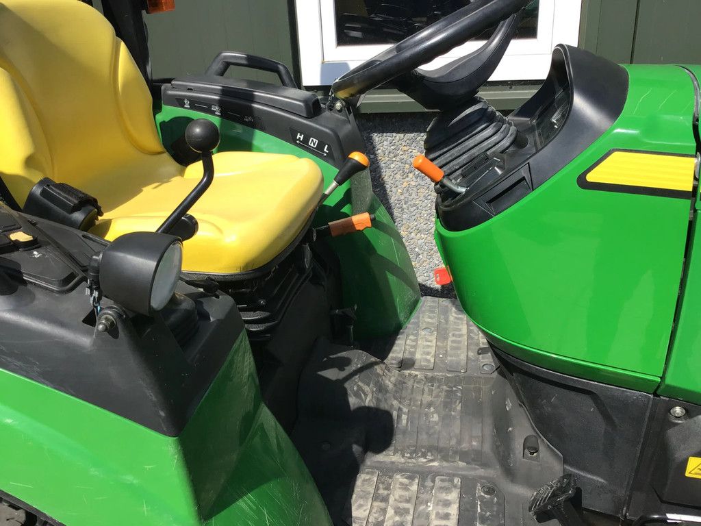 John Deere 2038R