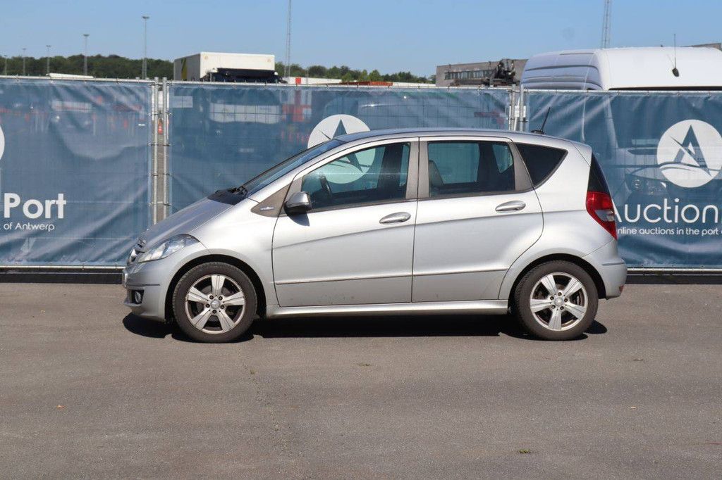 Pkw Mercedes-Benz A160 Benzin 95 PS 2011 (Margin)
